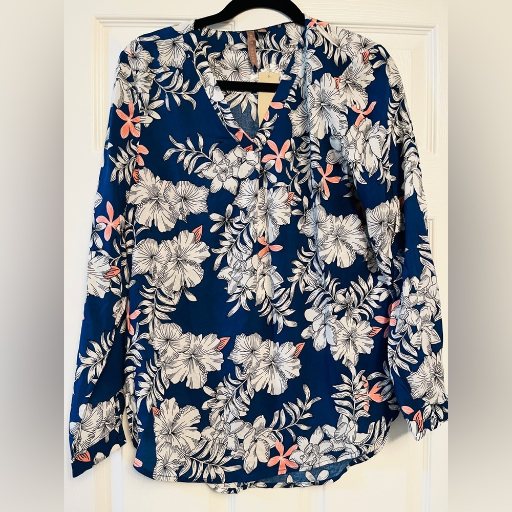 Brina & EM Blue Floral Blouse V Neck Blue White Women Size Small NWT